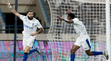 هاتريك مبهر بنزيمة في أول مباراة مع الهلال السعودي